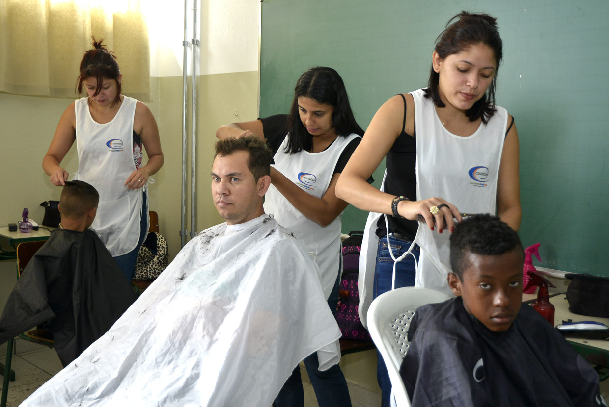 Corte de cabelo gratuito integra os serviços oferecidos pelo Dia da Cidadania 